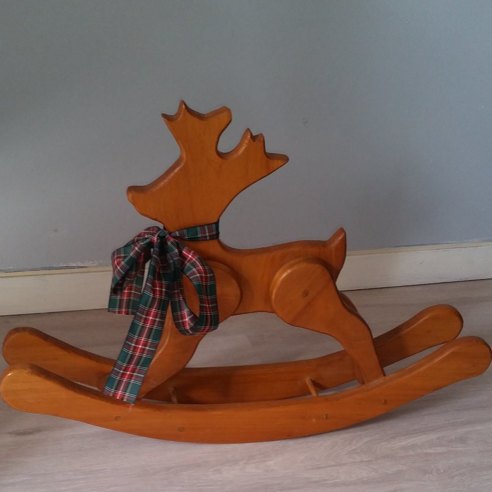 Handmade holiday decorative wooden rocking reindeer with bow EUC